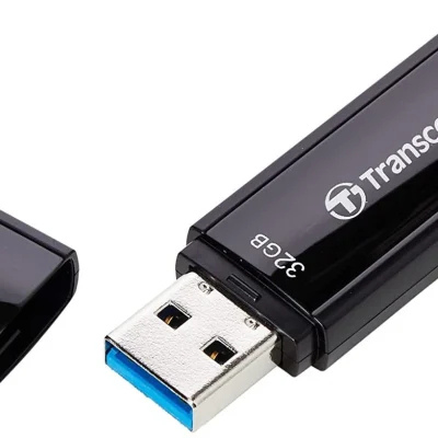 Transcend JetFlash 700 32 GB USB Flash Drive
